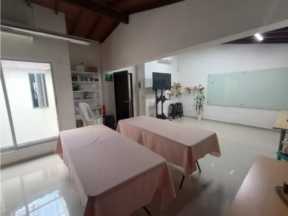 Casa de 6 alcobas en venta en Belén Rosales, Medellín, 260 m² · foto 10 de 13