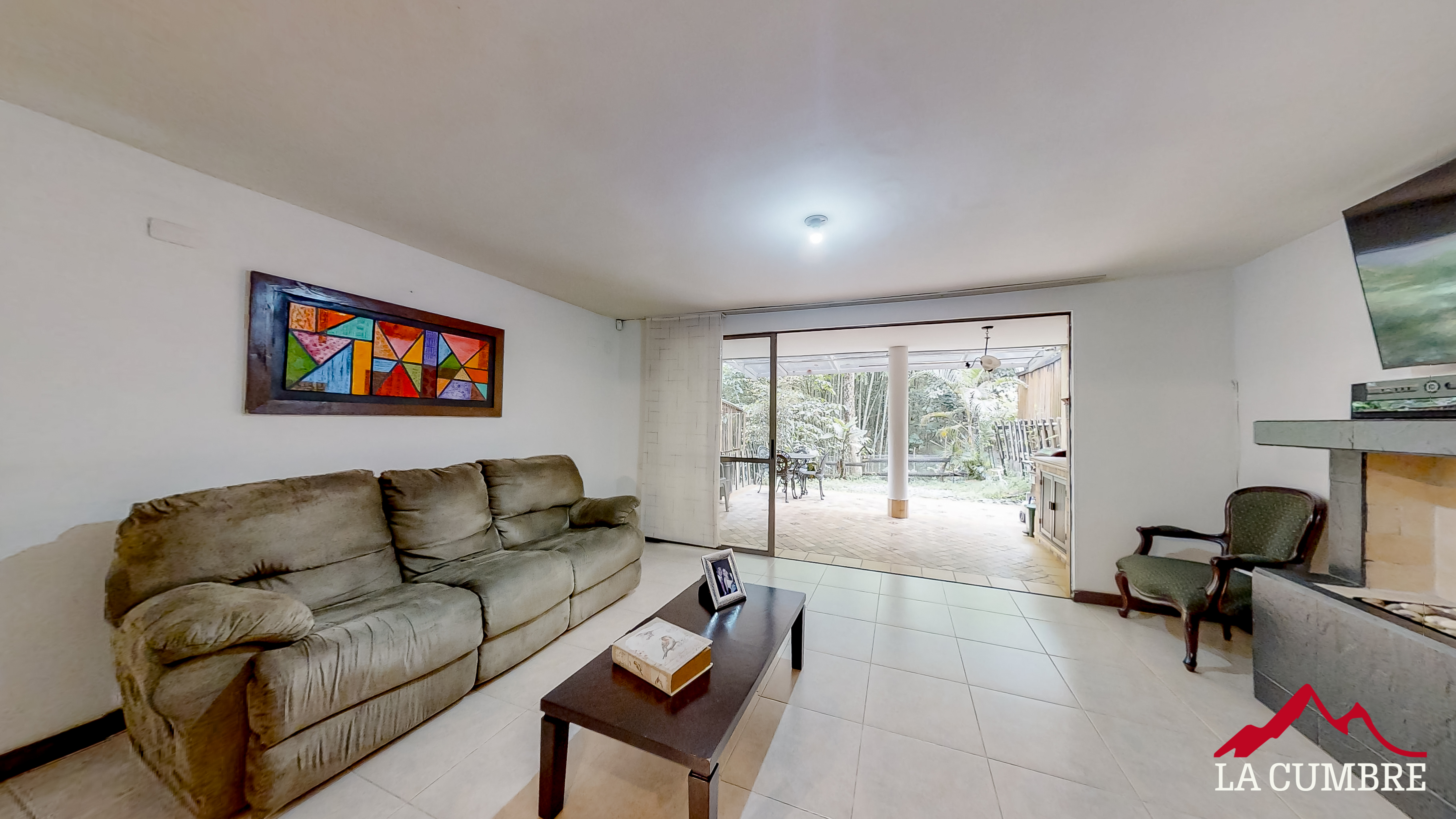Casa de 3 alcobas en venta en Loma El Atravesado, Envigado, 200 m² · foto 2 de 12