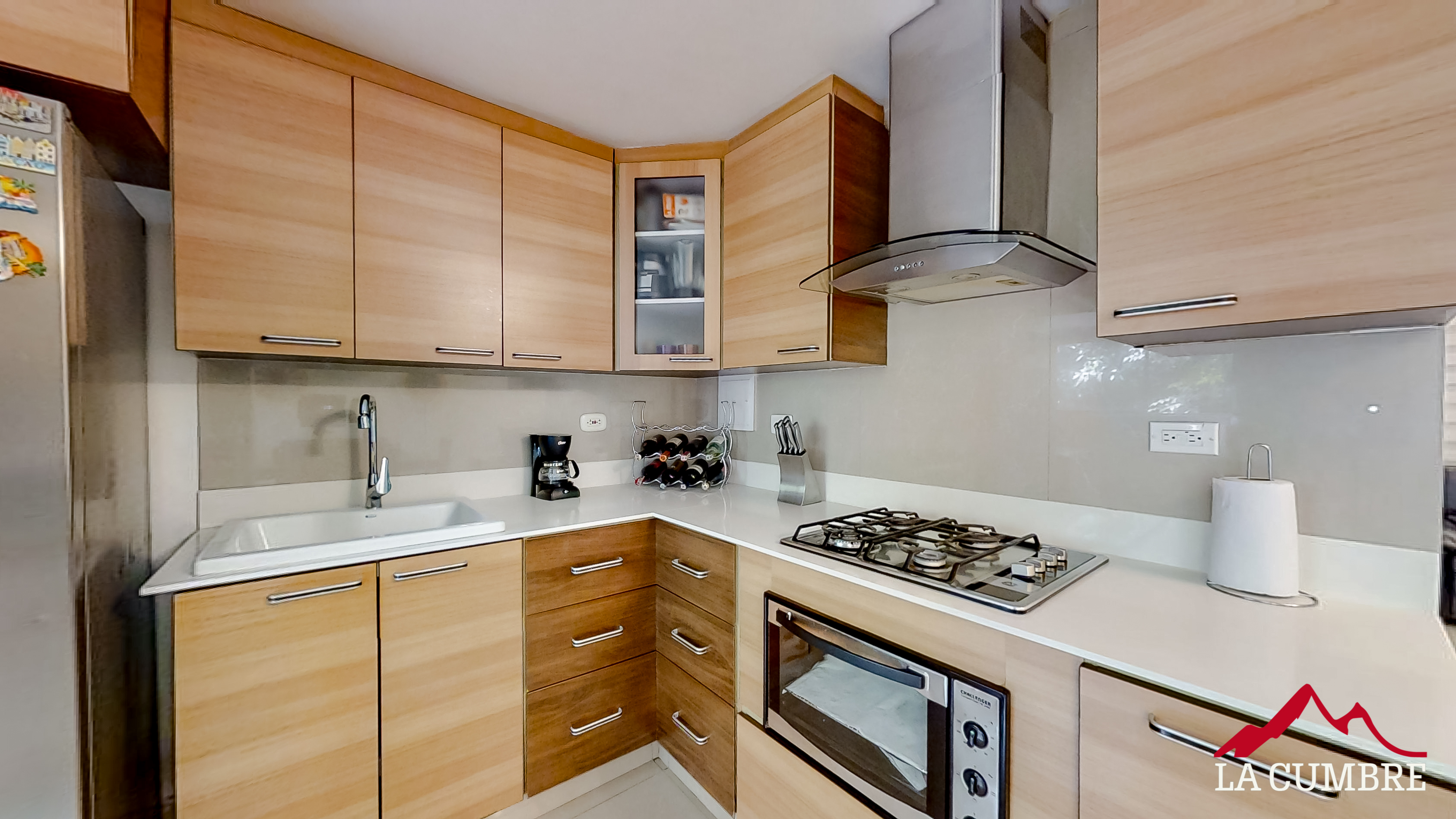 Casa de 3 alcobas en venta en Loma El Atravesado, Envigado, 200 m² · foto 6 de 12