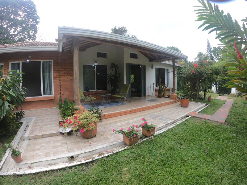 Casa de 3 alcobas en venta en Cn. Pinos Del Palmar, Piedecuesta, 200 m² · foto 11 de 24