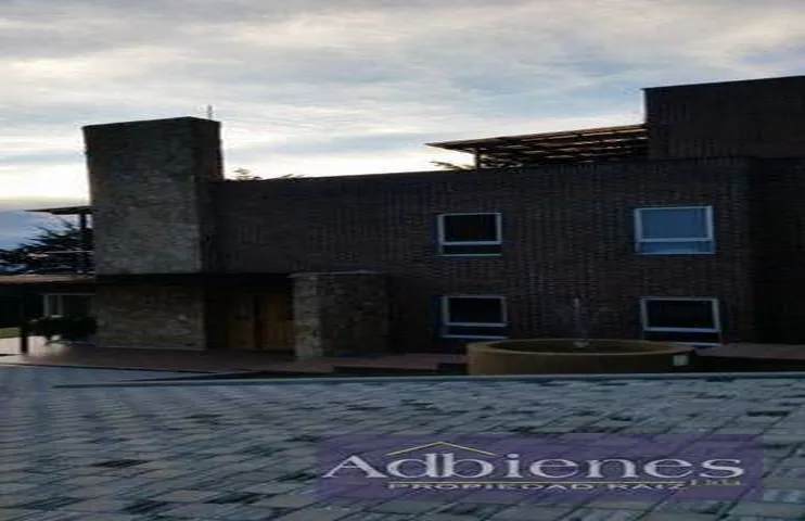 Casa de 3 alcobas en venta en El Poblado, Medellín · foto 2 de 12