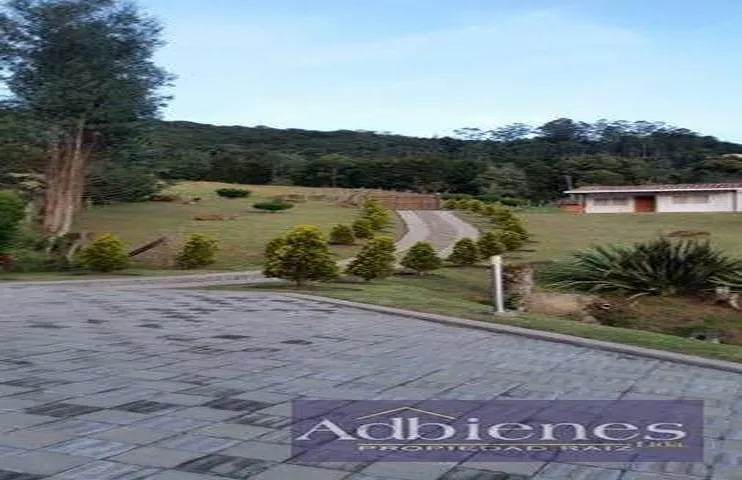 Casa de 3 alcobas en venta en El Poblado, Medellín · foto 3 de 12