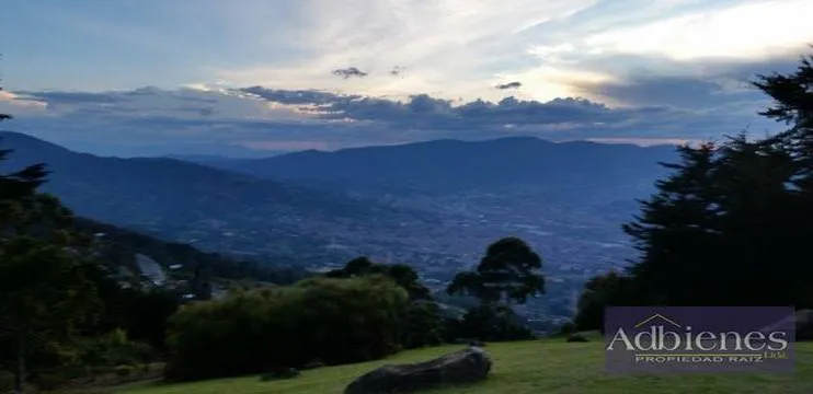Casa de 3 alcobas en venta en El Poblado, Medellín · foto 4 de 12