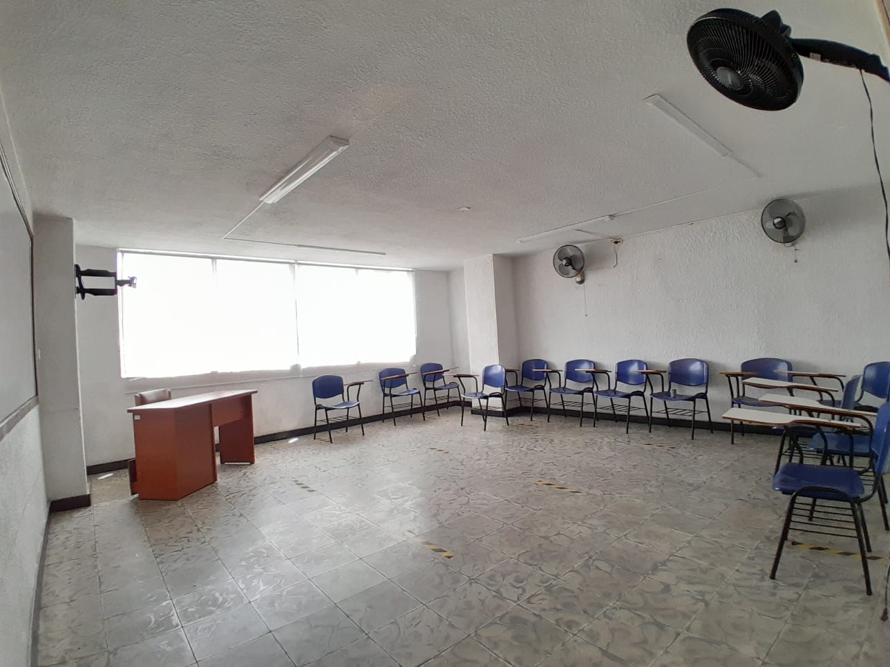 Edificio en venta en Nuevo Sotomayor, Bucaramanga, 1826 m² · foto 11 de 22