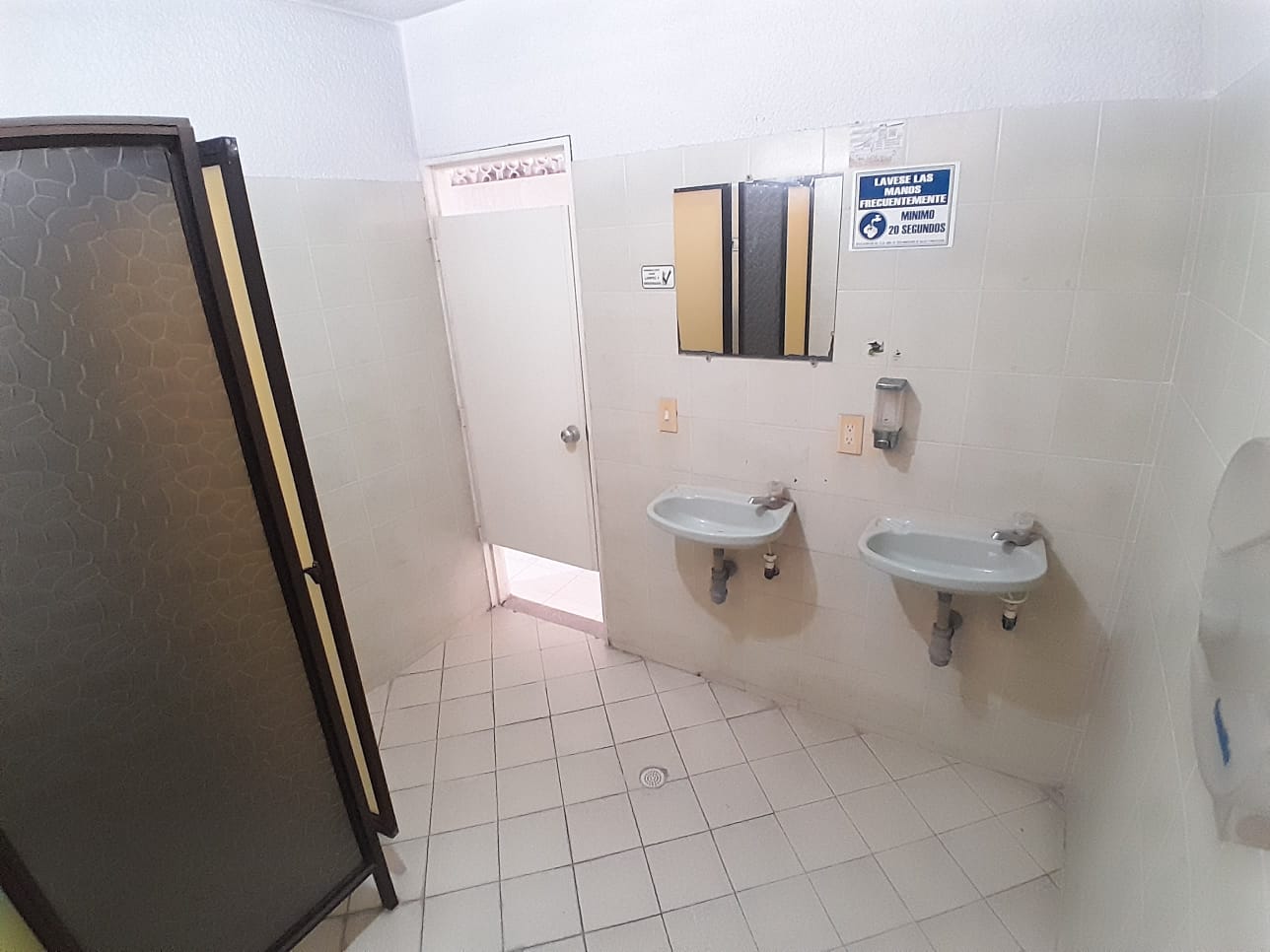 Edificio en venta en Nuevo Sotomayor, Bucaramanga, 1826 m² · foto 12 de 22