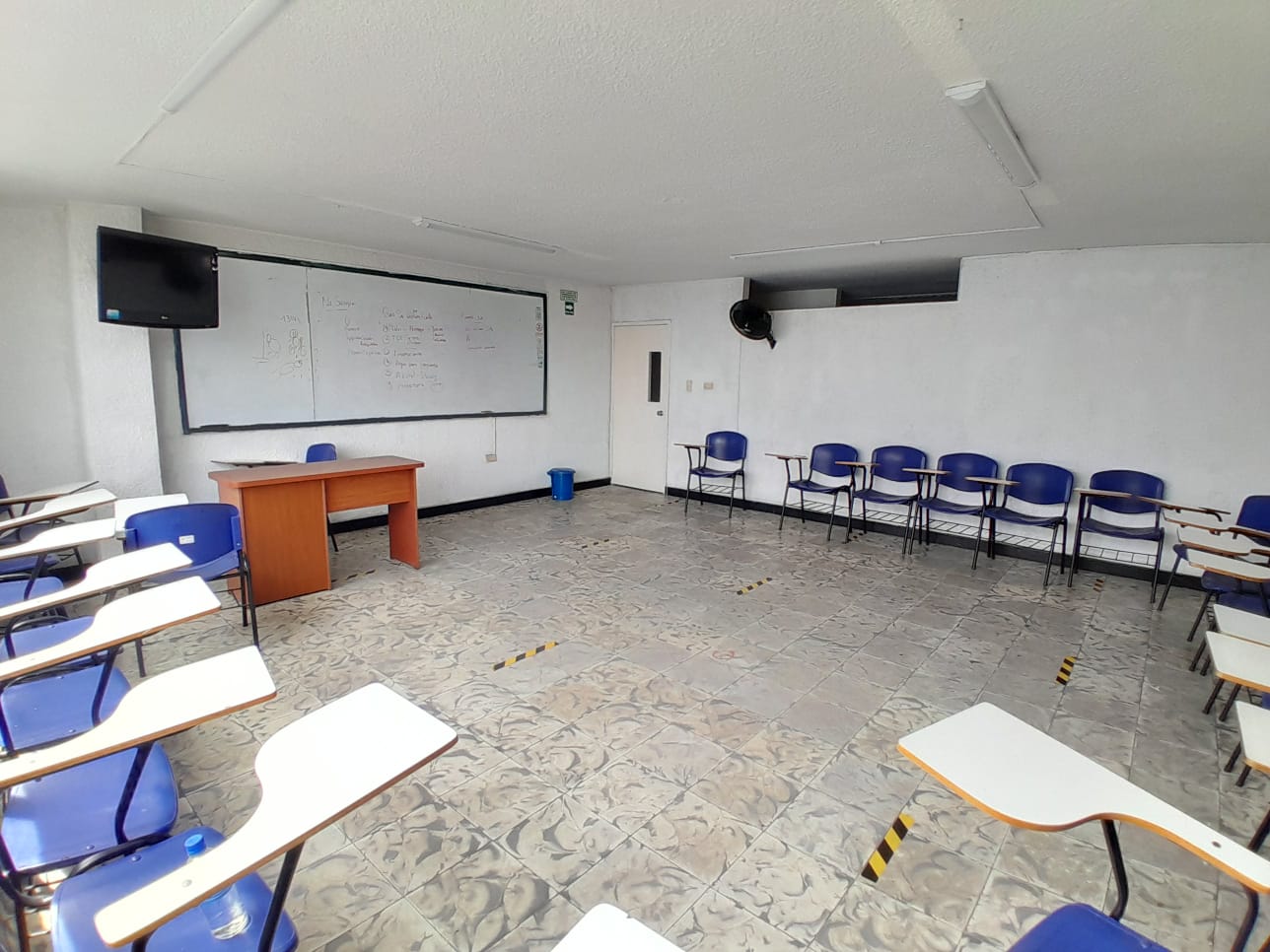Edificio en venta en Nuevo Sotomayor, Bucaramanga, 1826 m² · foto 13 de 22