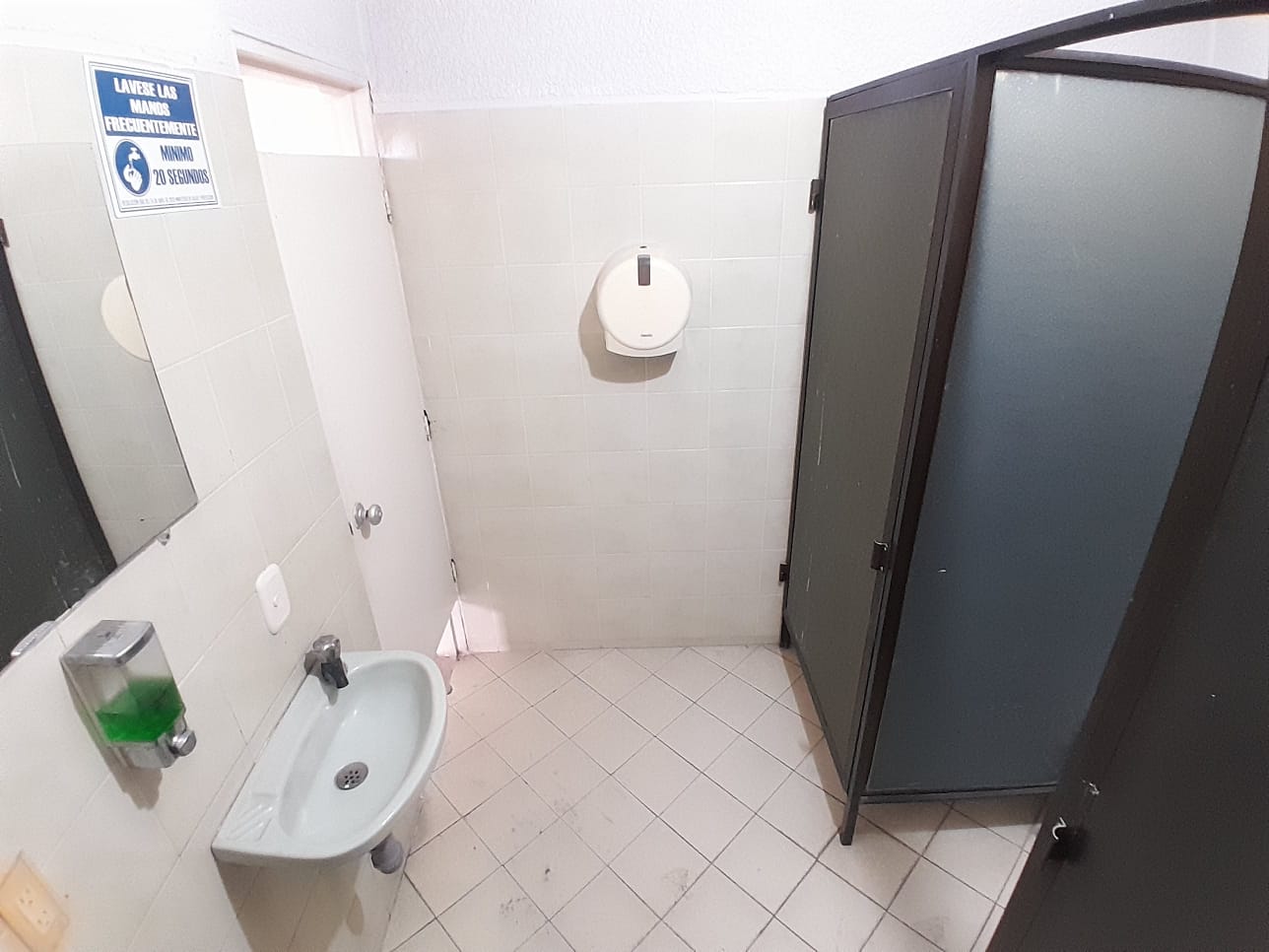 Edificio en venta en Nuevo Sotomayor, Bucaramanga, 1826 m² · foto 15 de 22