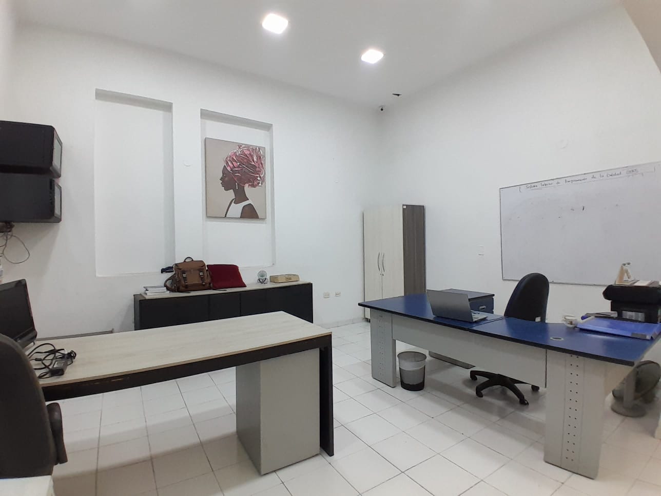 Edificio en venta en Nuevo Sotomayor, Bucaramanga, 1826 m² · foto 2 de 22