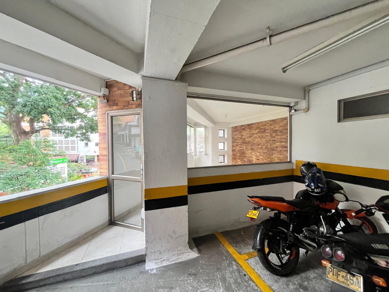 Edificio en arriendo en Cabecera Del Llano, Bucaramanga, 1358 m² · foto 4 de 24