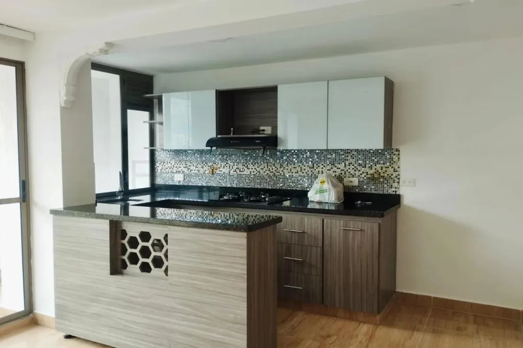 Apartamento de 3 alcobas en venta en Entreamigos, Sabaneta, 74 m² · foto 2 de 8
