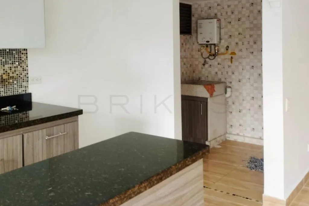 Apartamento de 3 alcobas en venta en Entreamigos, Sabaneta, 74 m² · foto 3 de 8