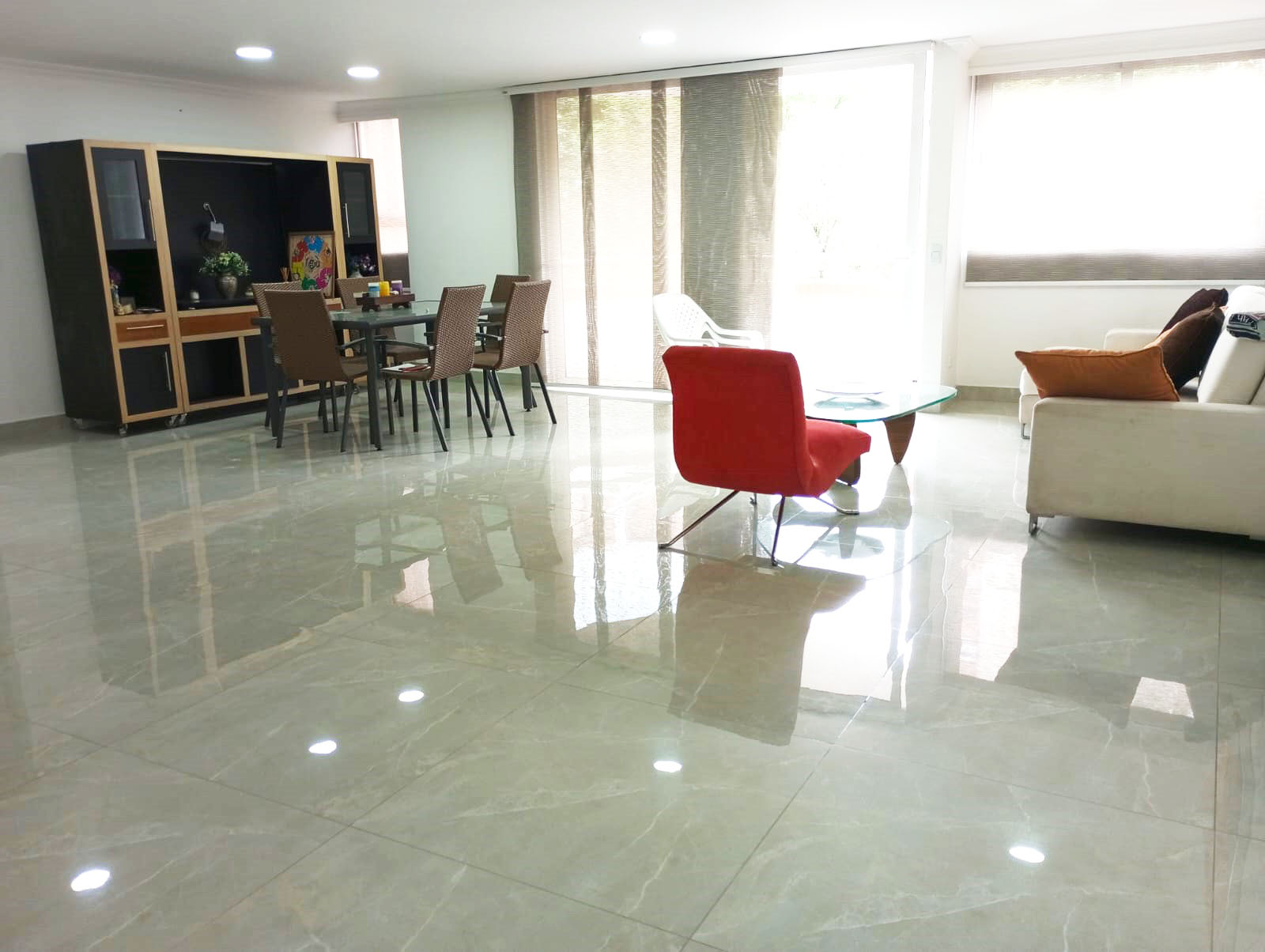 Apartamento en arriendo en Los Balsos No.2, Medellín · foto 3 de 18