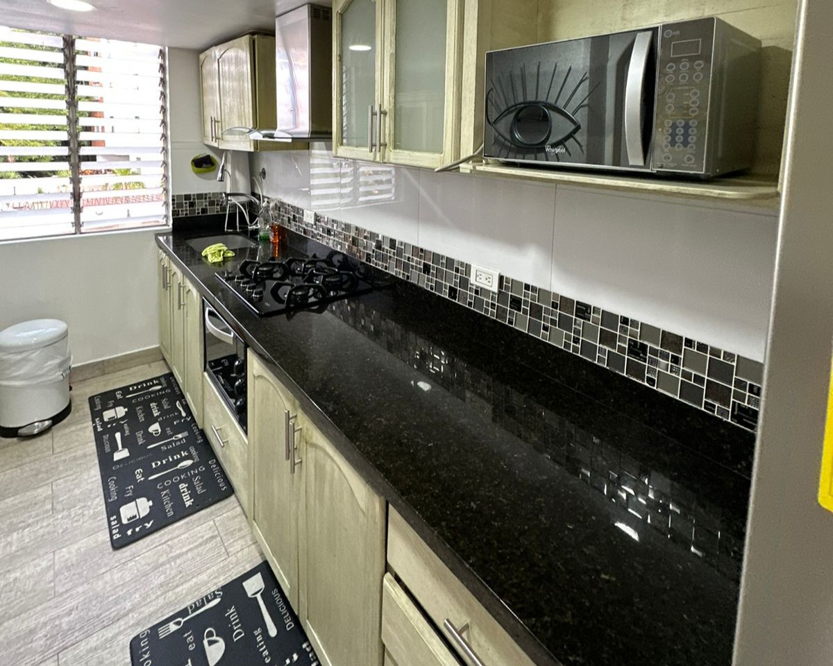 Apartamento de 3 alcobas en arriendo en Loma De Los Gonzalez, Medellín, 78 m² · foto 8 de 12