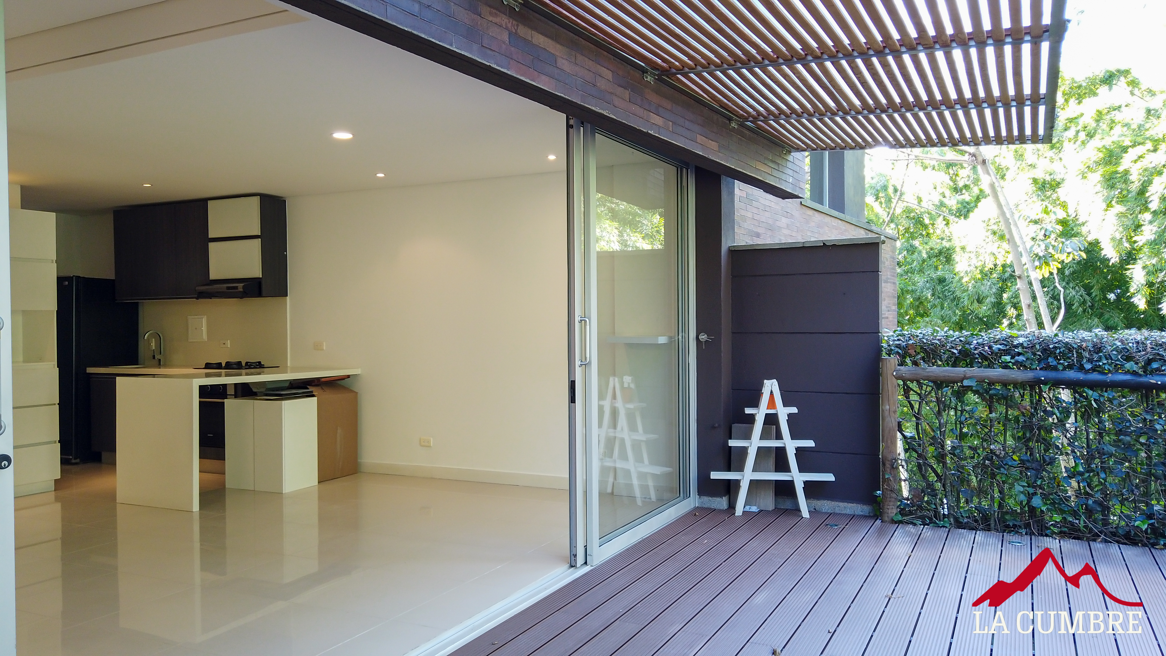 Casa de 3 alcobas en venta en Loma El Atravesado, Envigado, 180 m² · foto 4 de 11