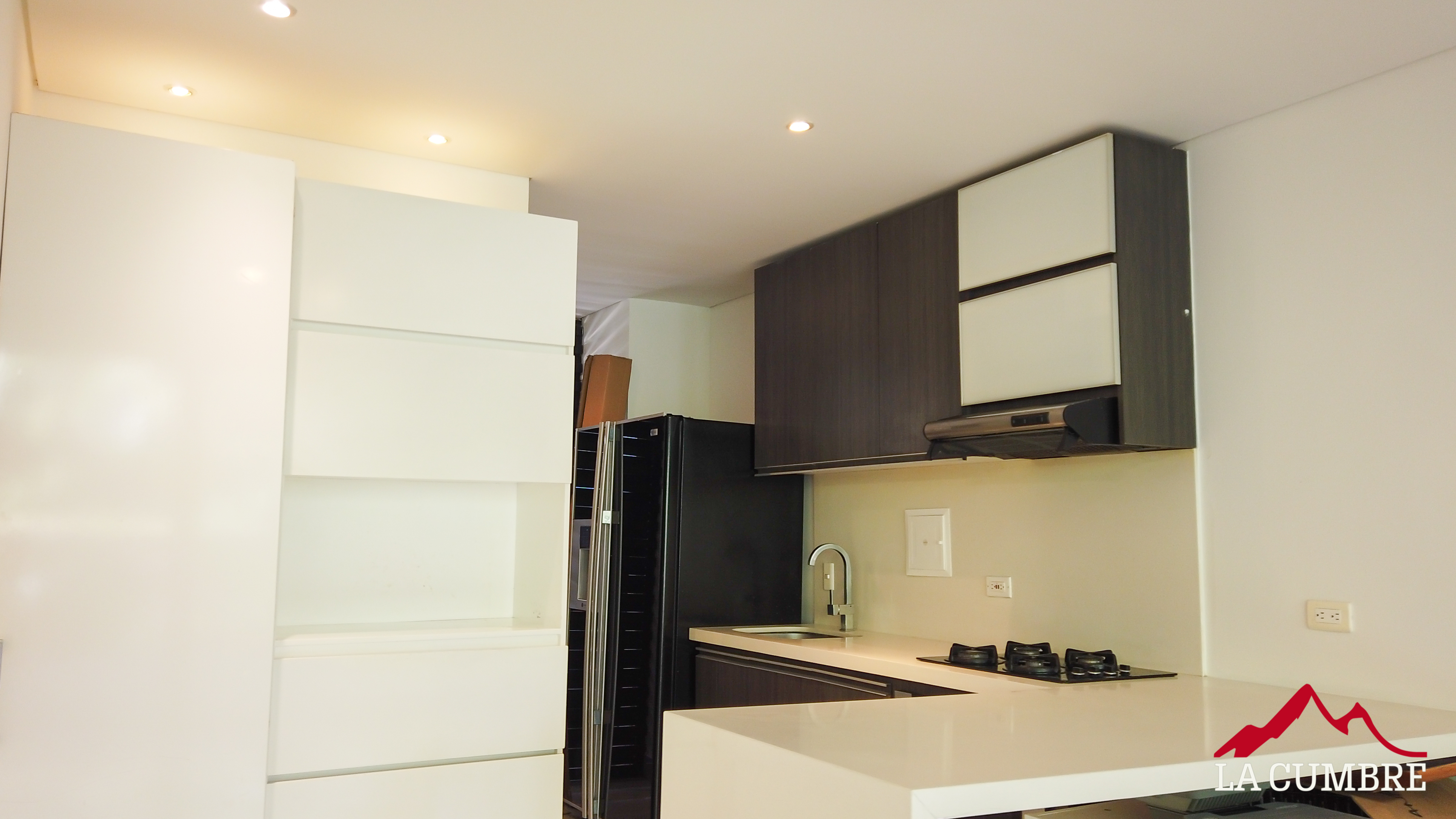 Casa de 3 alcobas en venta en Loma El Atravesado, Envigado, 180 m² · foto 6 de 11