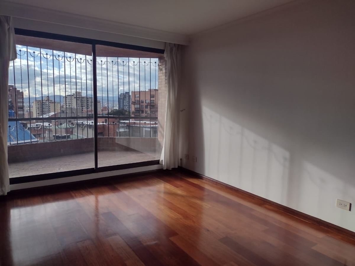 Apartamento en venta en Los Rosales, Bogotá · foto 12 de 24