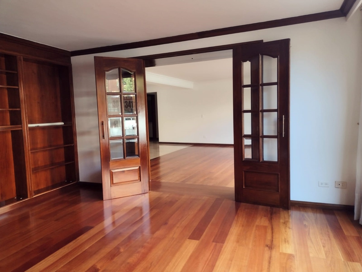 Apartamento en venta en Los Rosales, Bogotá · foto 13 de 24