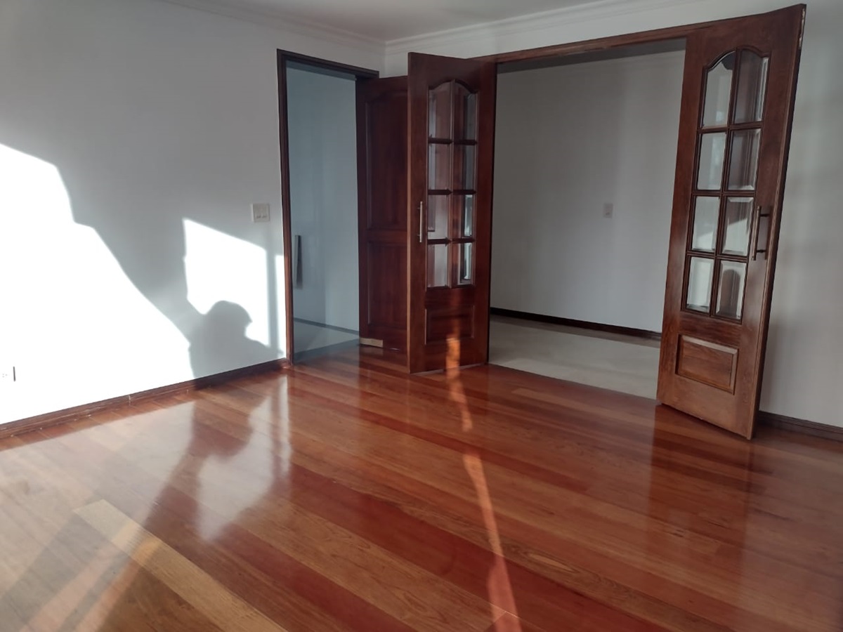 Apartamento en venta en Los Rosales, Bogotá · foto 14 de 24