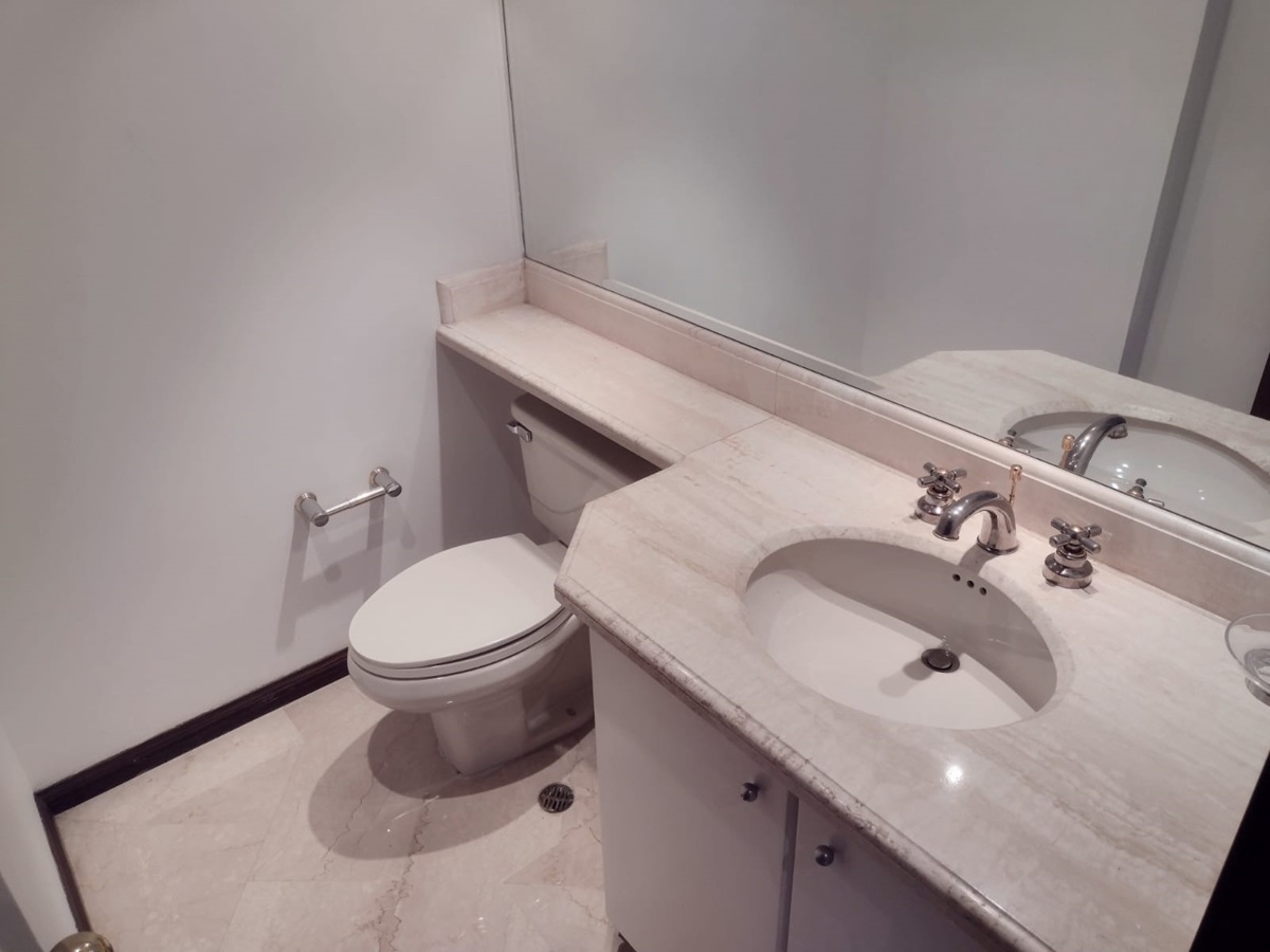 Apartamento en venta en Los Rosales, Bogotá · foto 16 de 24