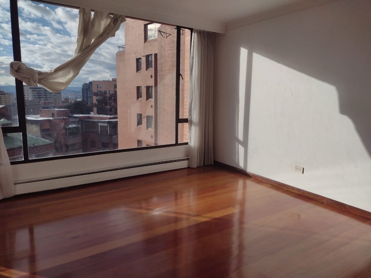 Apartamento en venta en Los Rosales, Bogotá · foto 17 de 24