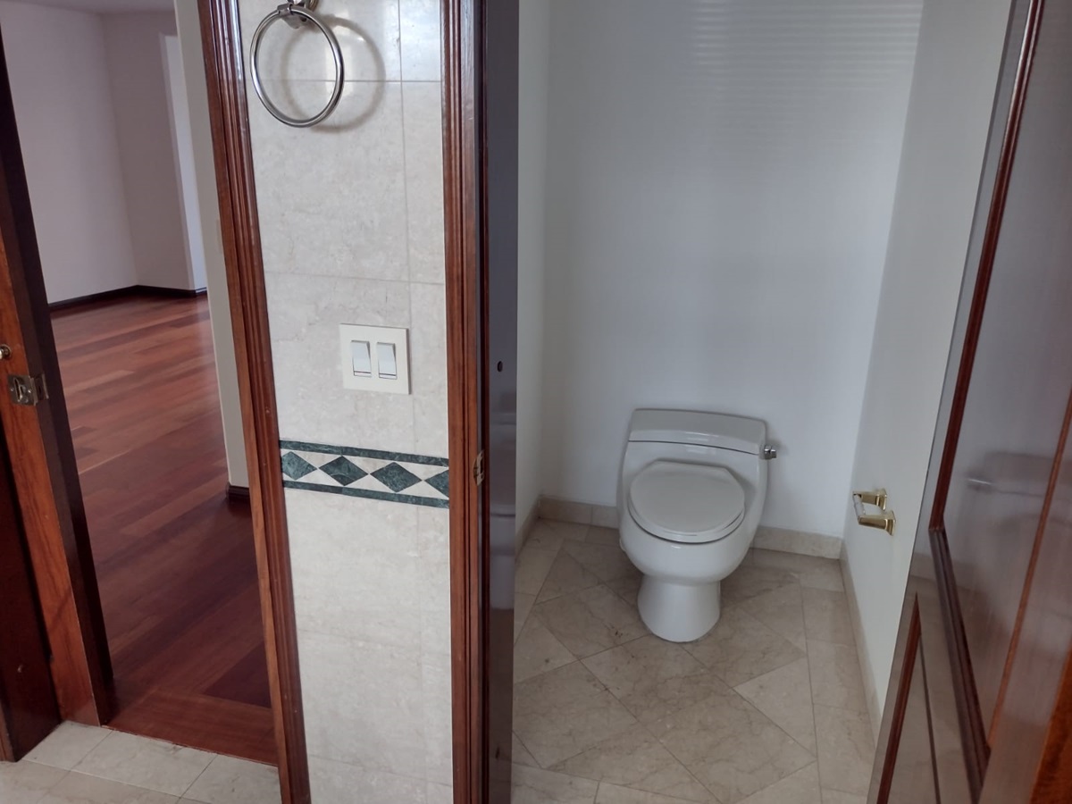 Apartamento en venta en Los Rosales, Bogotá · foto 21 de 24