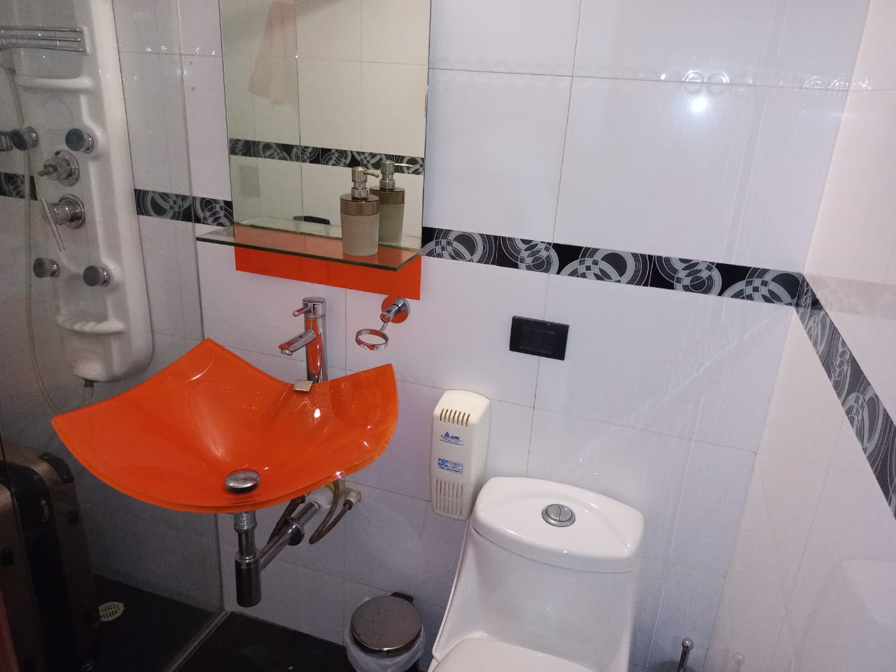 Casa de 6 alcobas en venta en Santa Barbara, Bogotá, 300 m² · foto 17 de 24