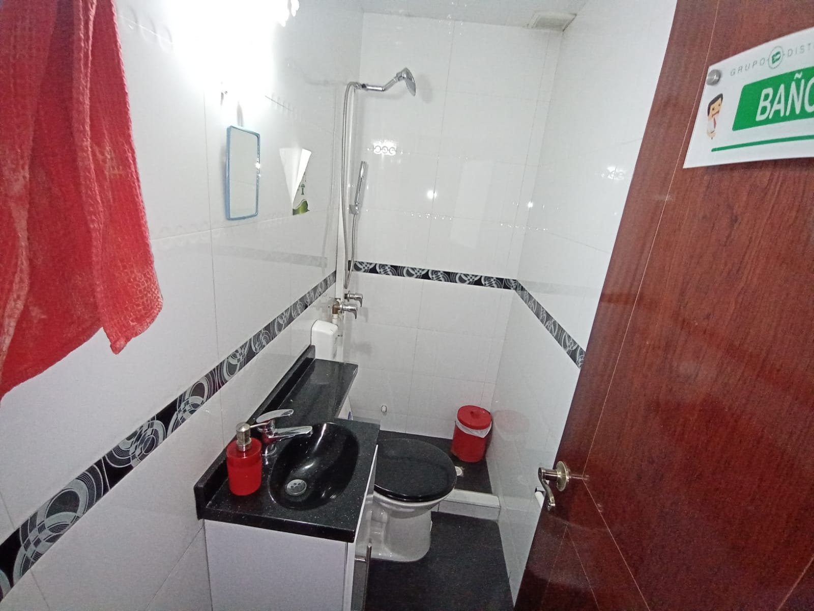Casa de 6 alcobas en venta en Santa Barbara, Bogotá, 300 m² · foto 19 de 24