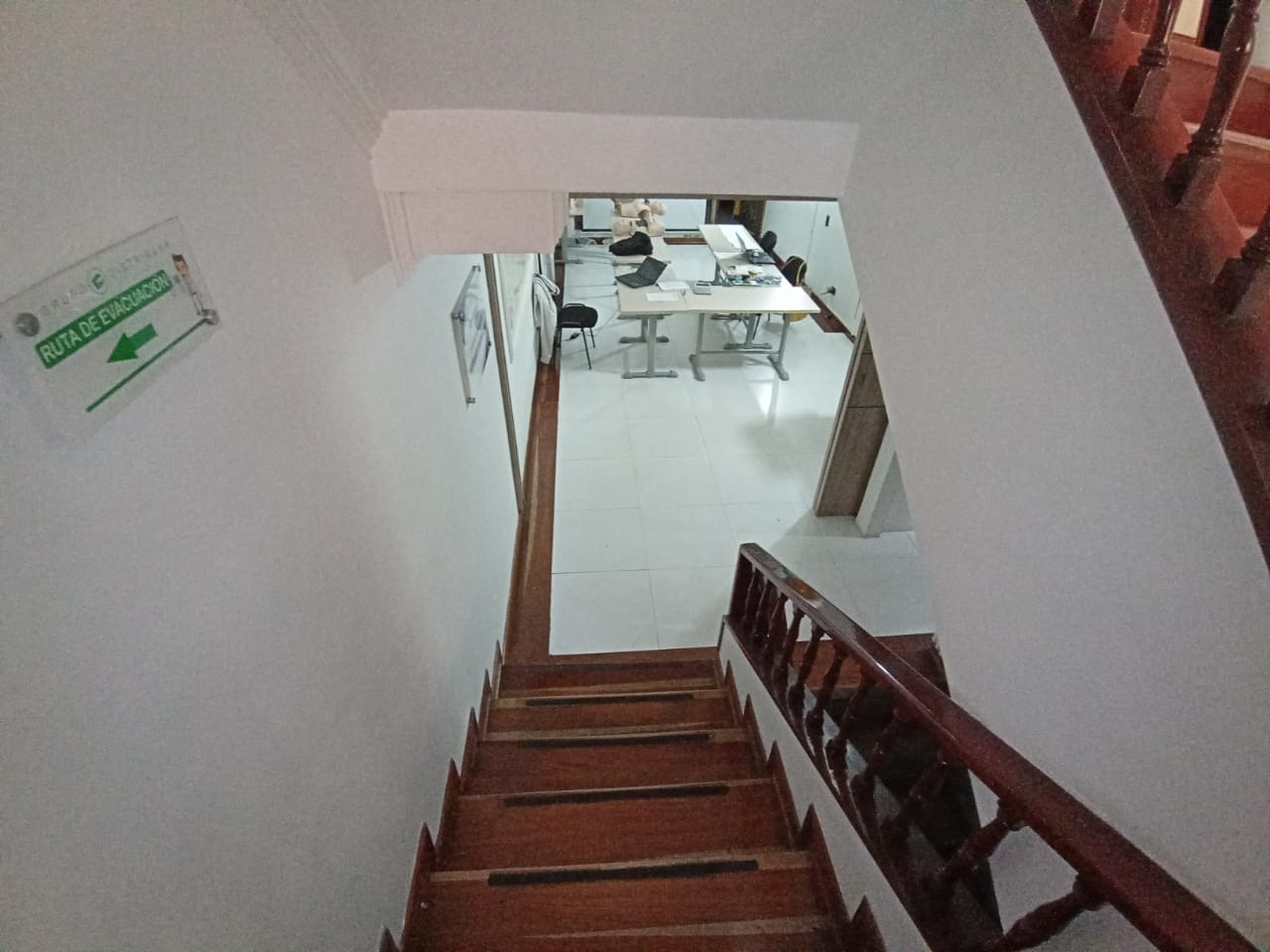 Casa de 6 alcobas en venta en Santa Barbara, Bogotá, 300 m² · foto 6 de 24