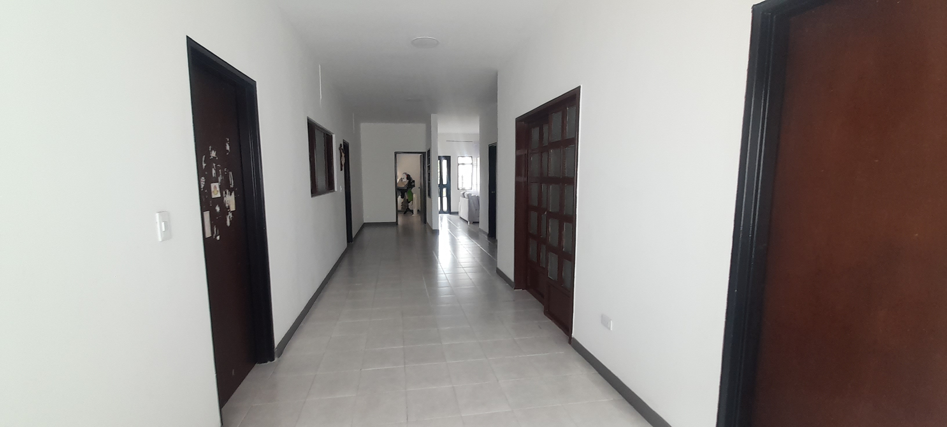 Casa de 6 alcobas en venta en Jordan, Ibagué, 273 m² · foto 4 de 24