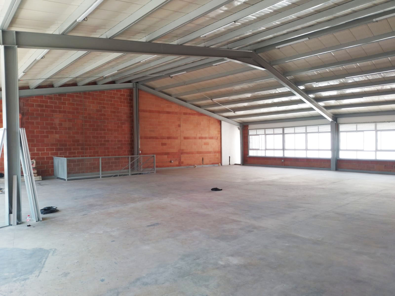 Local en arriendo en Simon Bolivar, Medellín, 580 m² · foto 10 de 11