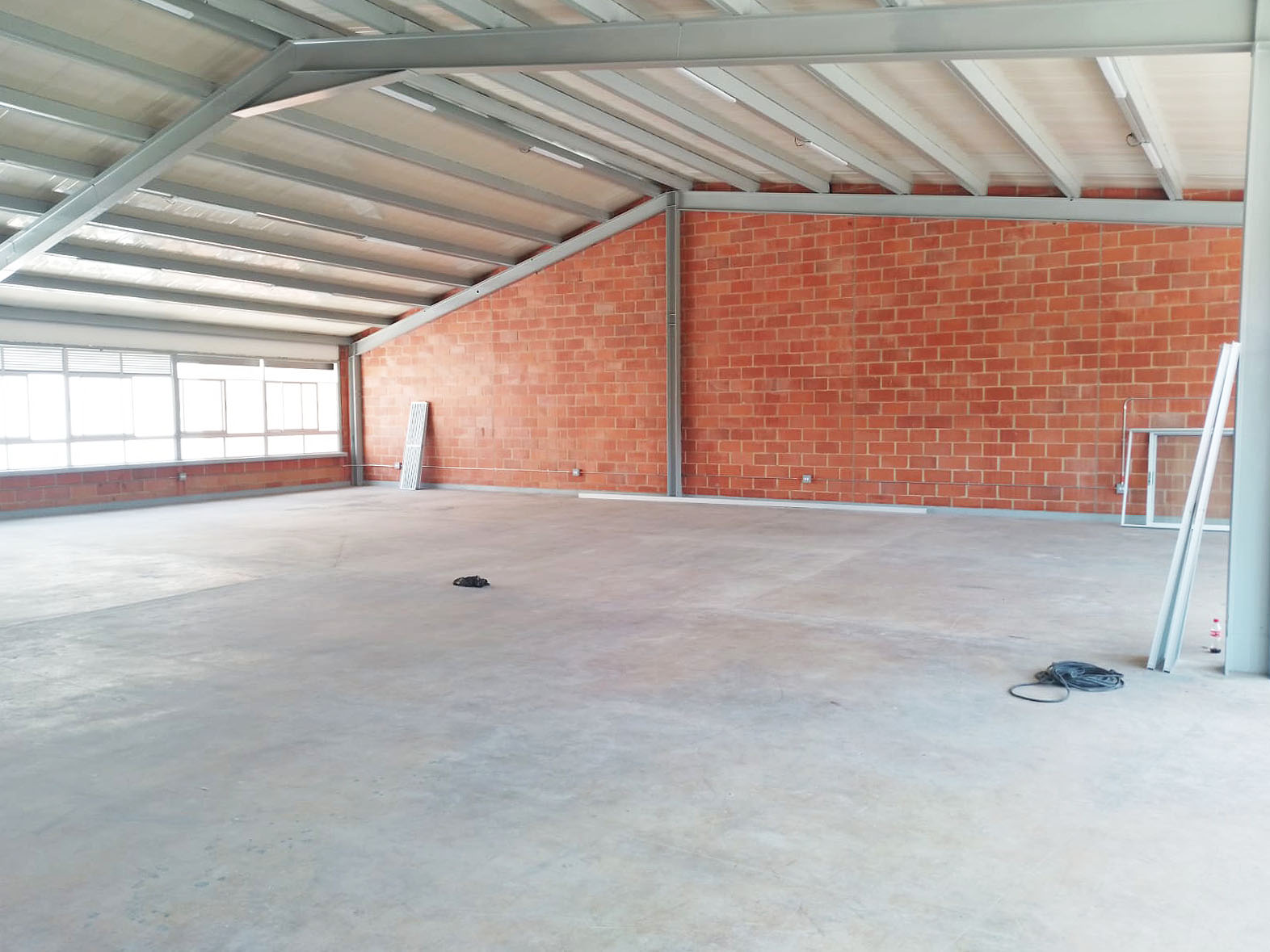 Local en arriendo en Simon Bolivar, Medellín, 580 m² · foto 11 de 11
