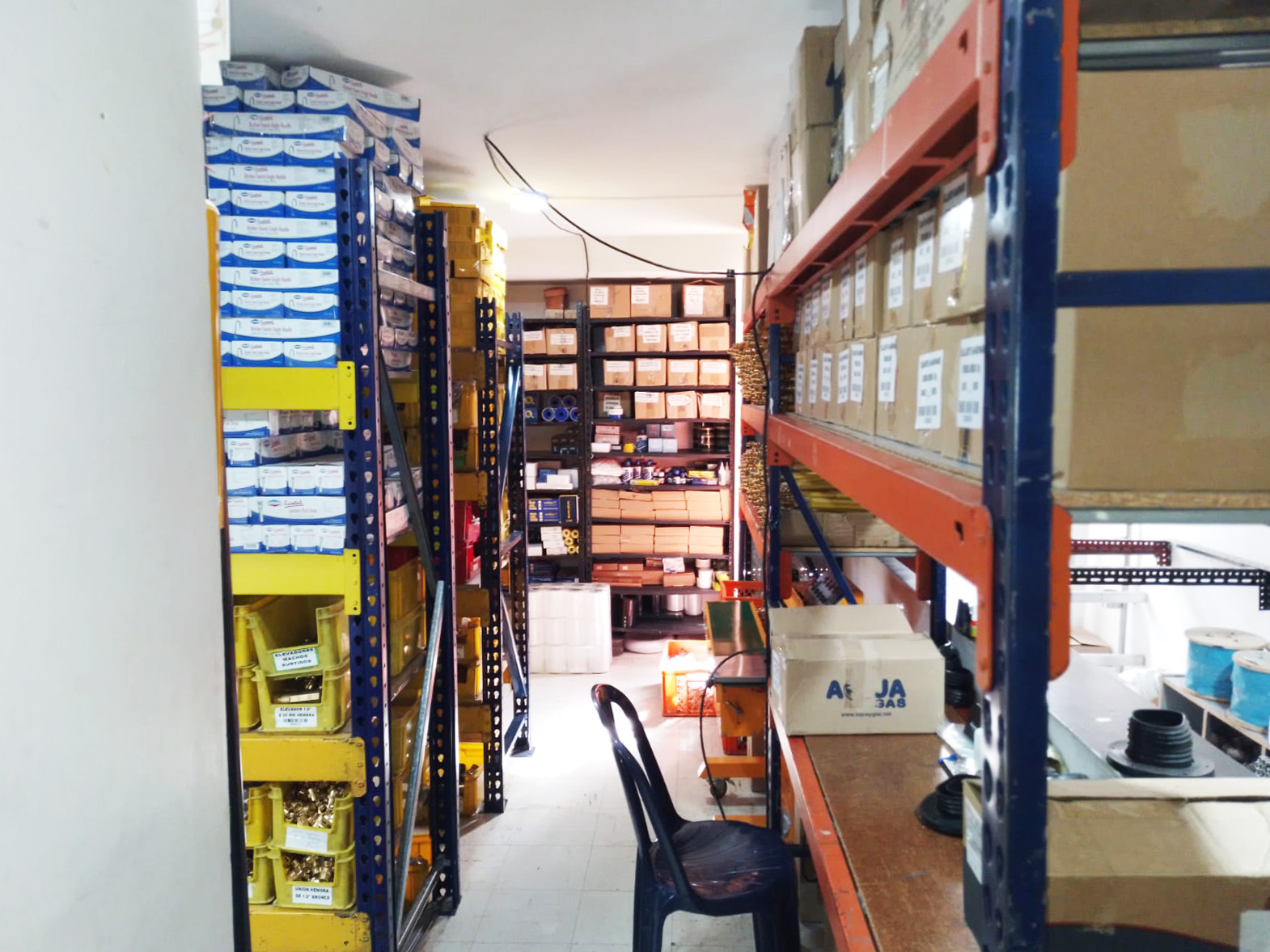 Bodega en arriendo en Cristo Rey, Medellín, 280 m² · foto 8 de 13