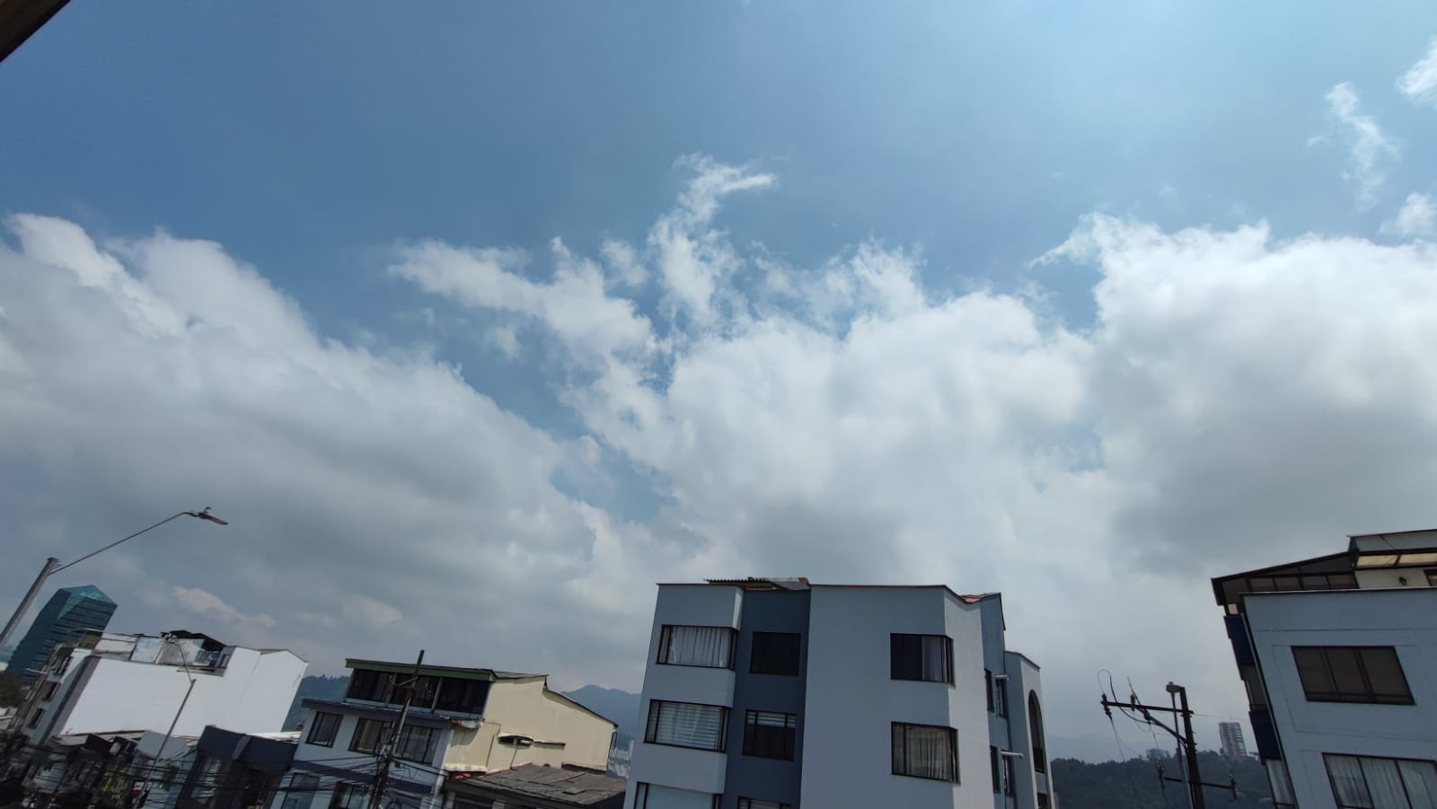 Edificio en venta en Avenida Santander, Manizales, 920 m² · foto 18 de 24