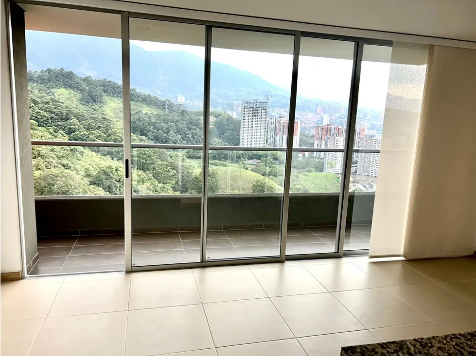 Apartamento de 2 alcobas en venta en Vegas De San Jose, Sabaneta, 68 m² · foto 2 de 12