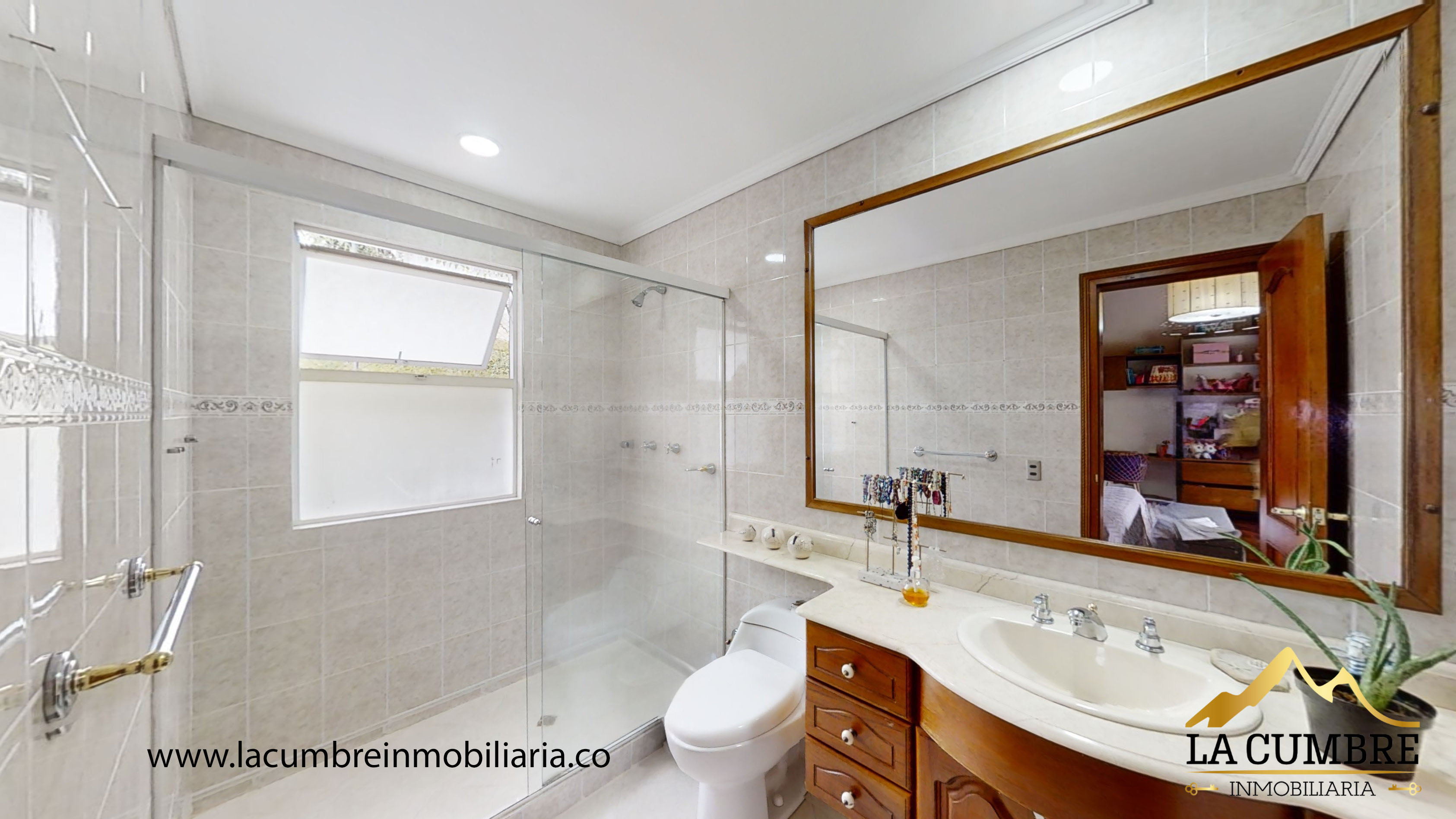 Casa de 4 alcobas en venta en Altos Del Poblado, Medellín, 820 m² · foto 12 de 20