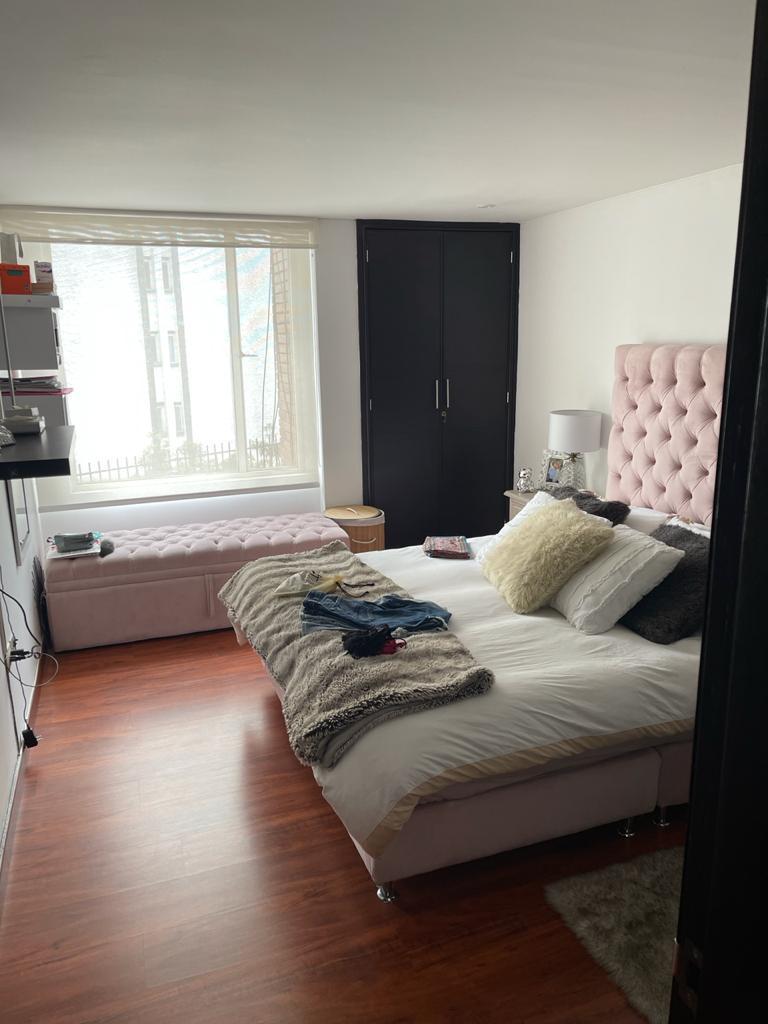 Apartamento de 3 alcobas en venta en Los Rosales, Bogotá, 200 m² · foto 7 de 14