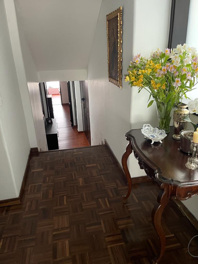 Apartamento de 3 alcobas en venta en Los Rosales, Bogotá, 200 m² · foto 8 de 14
