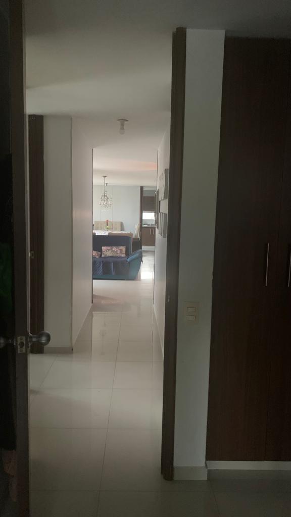 Apartamento de 3 alcobas en venta en La Floresta, Bucaramanga, 100 m² · foto 2 de 5