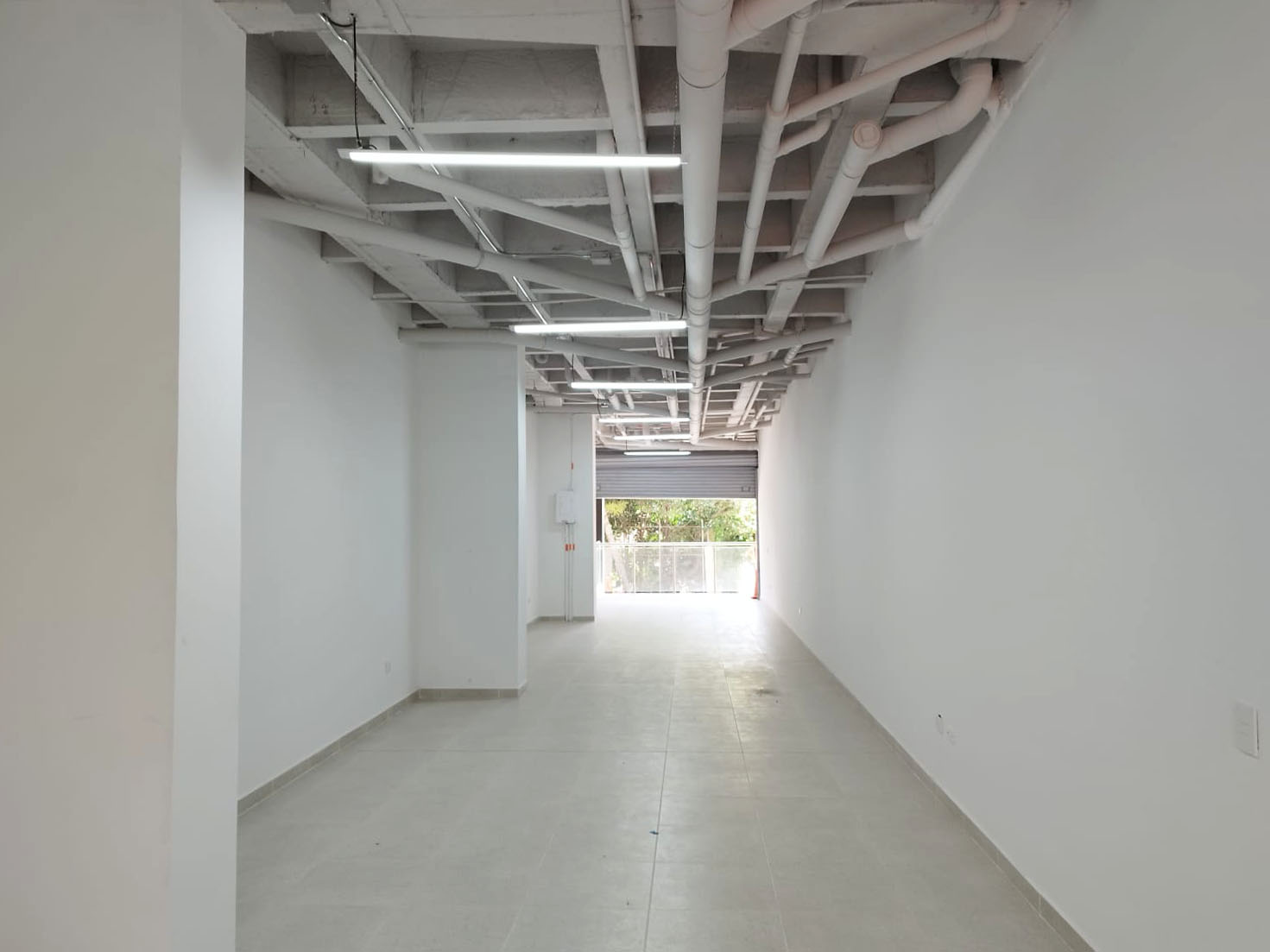 Local en venta en Maria Auxiliadora, Sabaneta, 81 m² · foto 2 de 14