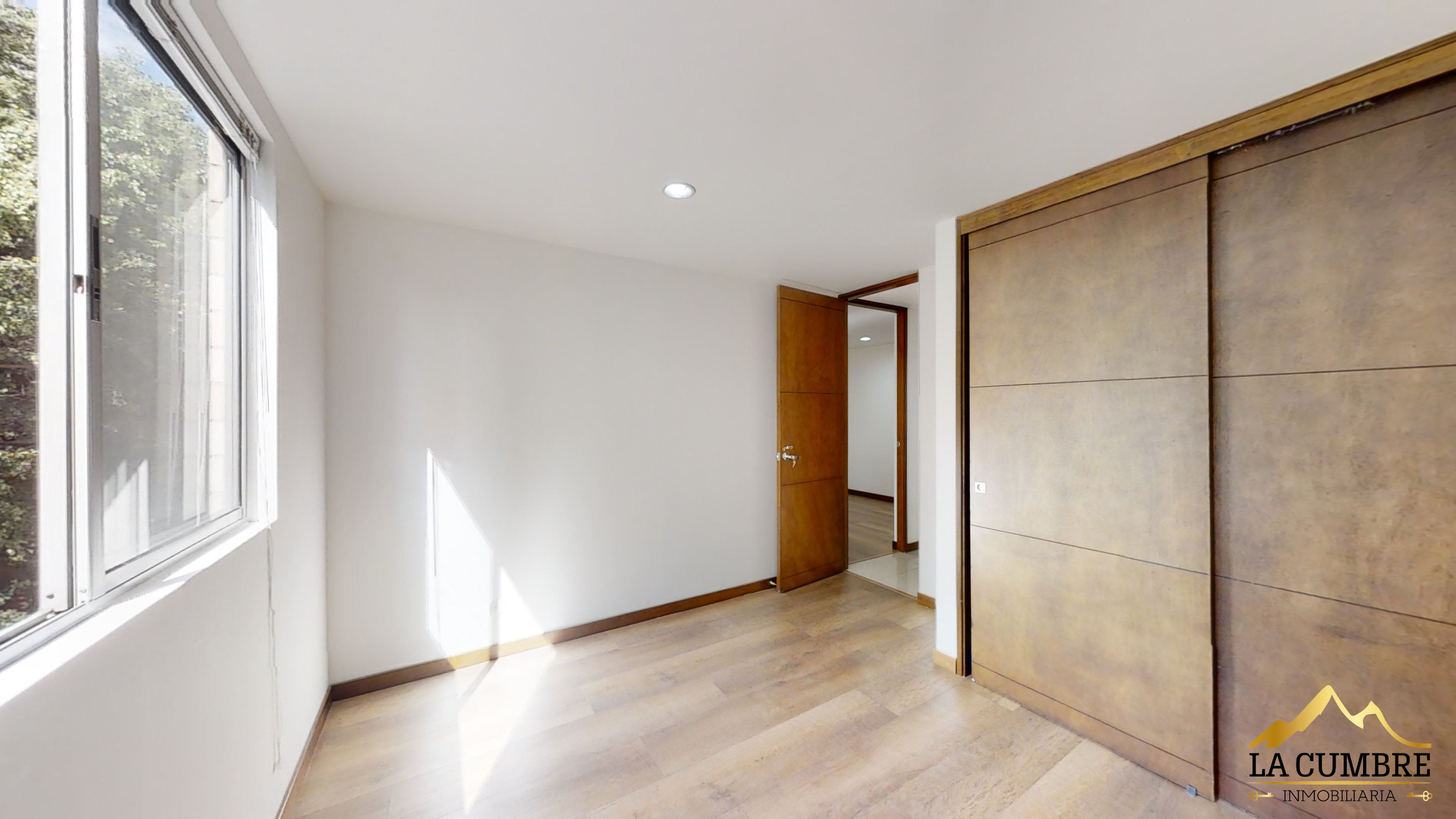 Apartamento de 3 alcobas en arriendo en Castropol, Medellín, 120 m² · foto 6 de 9