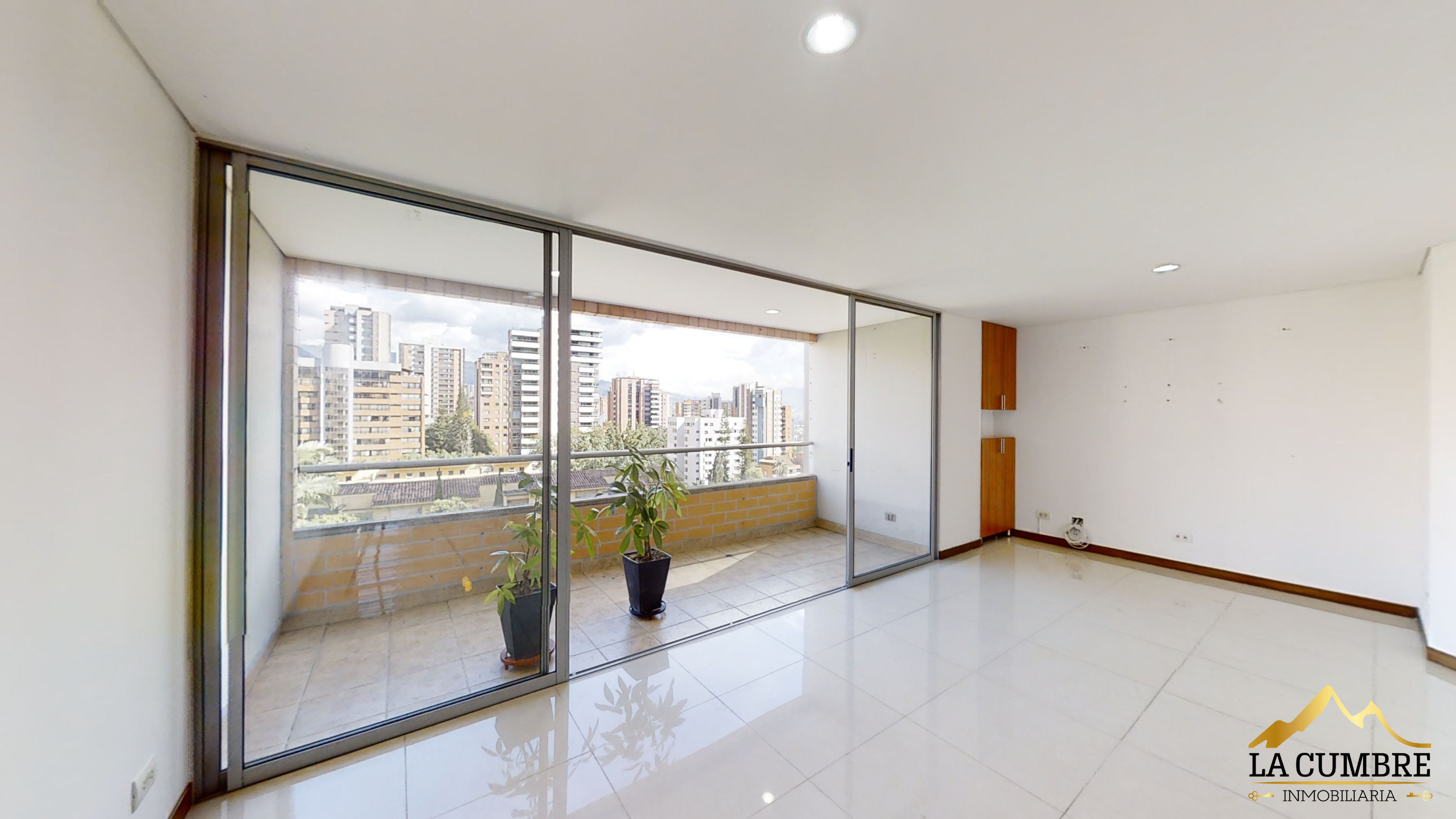 Apartamento de 3 alcobas en arriendo en Castropol, Medellín, 120 m² · foto 7 de 9