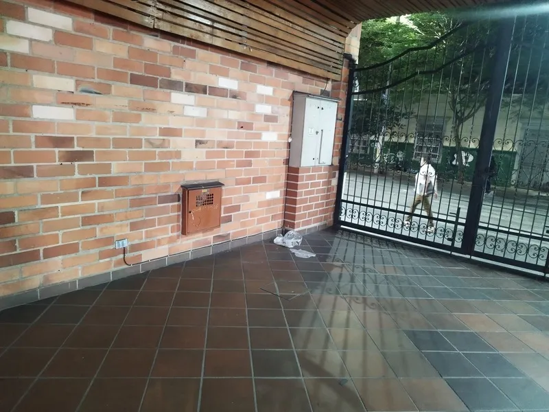 Local en arriendo en Boston, Medellín, 14 m² · foto 8 de 10