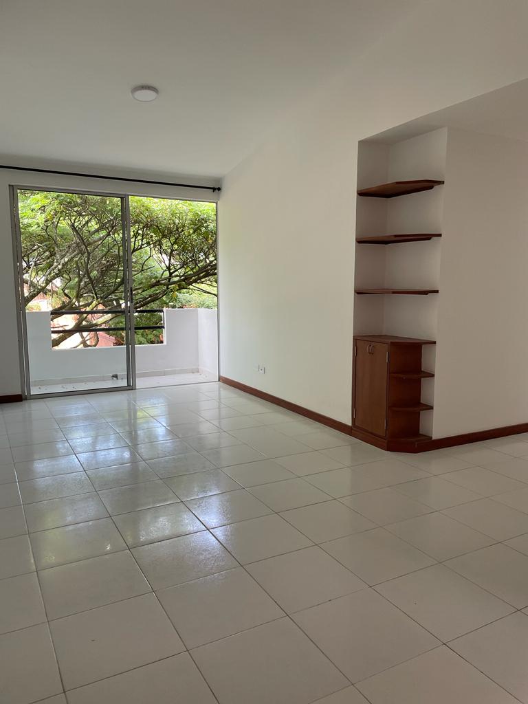 Apartamento de 3 alcobas en venta en Quintas De Don Simon, Cali, 85 m² · foto 12 de 16