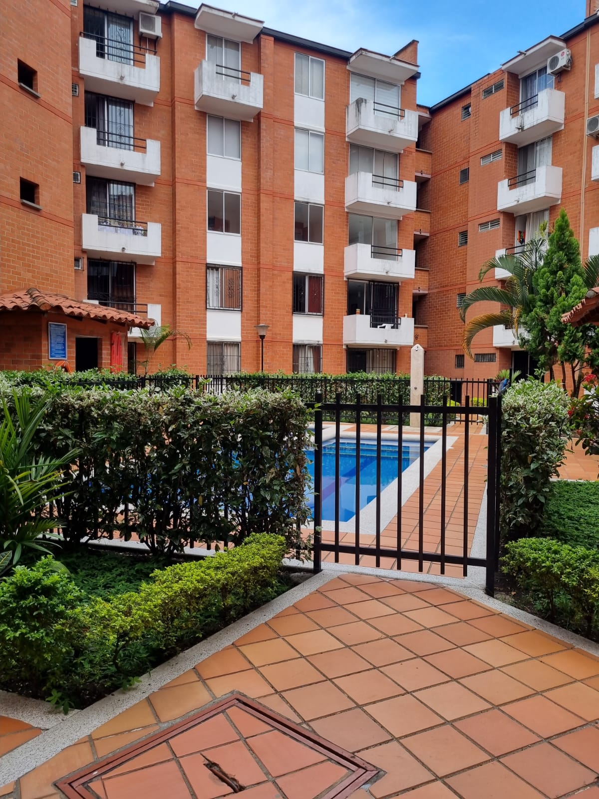Apartamento de 3 alcobas en venta en Quintas De Don Simon, Cali, 85 m² · foto 3 de 16