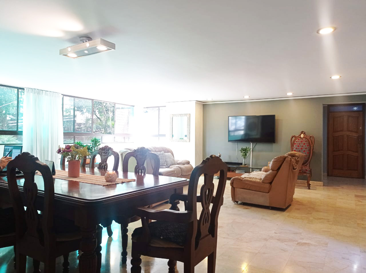 Apartamento de 4 alcobas en arriendo en Los Balsos, Medellín, 200 m² · foto 3 de 20