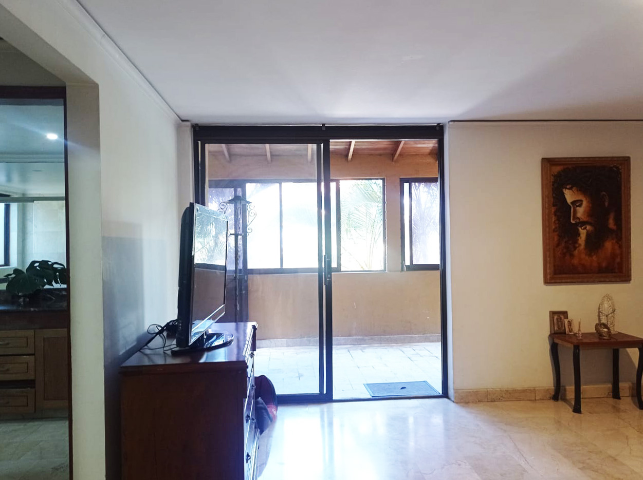 Apartamento de 4 alcobas en arriendo en Los Balsos, Medellín, 200 m² · foto 4 de 20