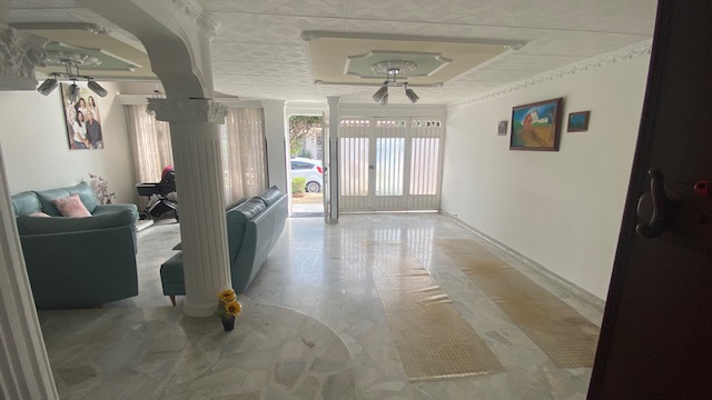 Casa de 5 alcobas en venta en Nueva Fontana, Bucaramanga, 255 m² · foto 5 de 24