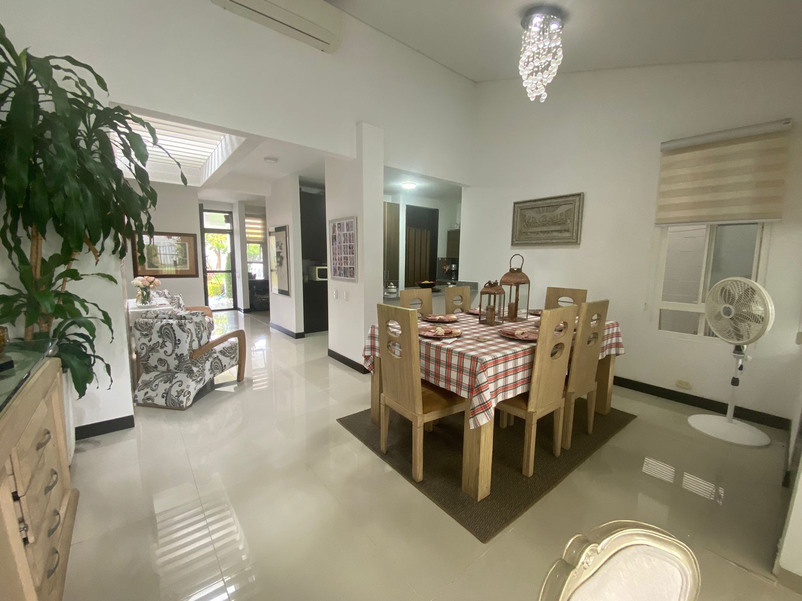 Casa de 3 alcobas en venta en El Castillo, Jamundí, 269 m² · foto 3 de 23