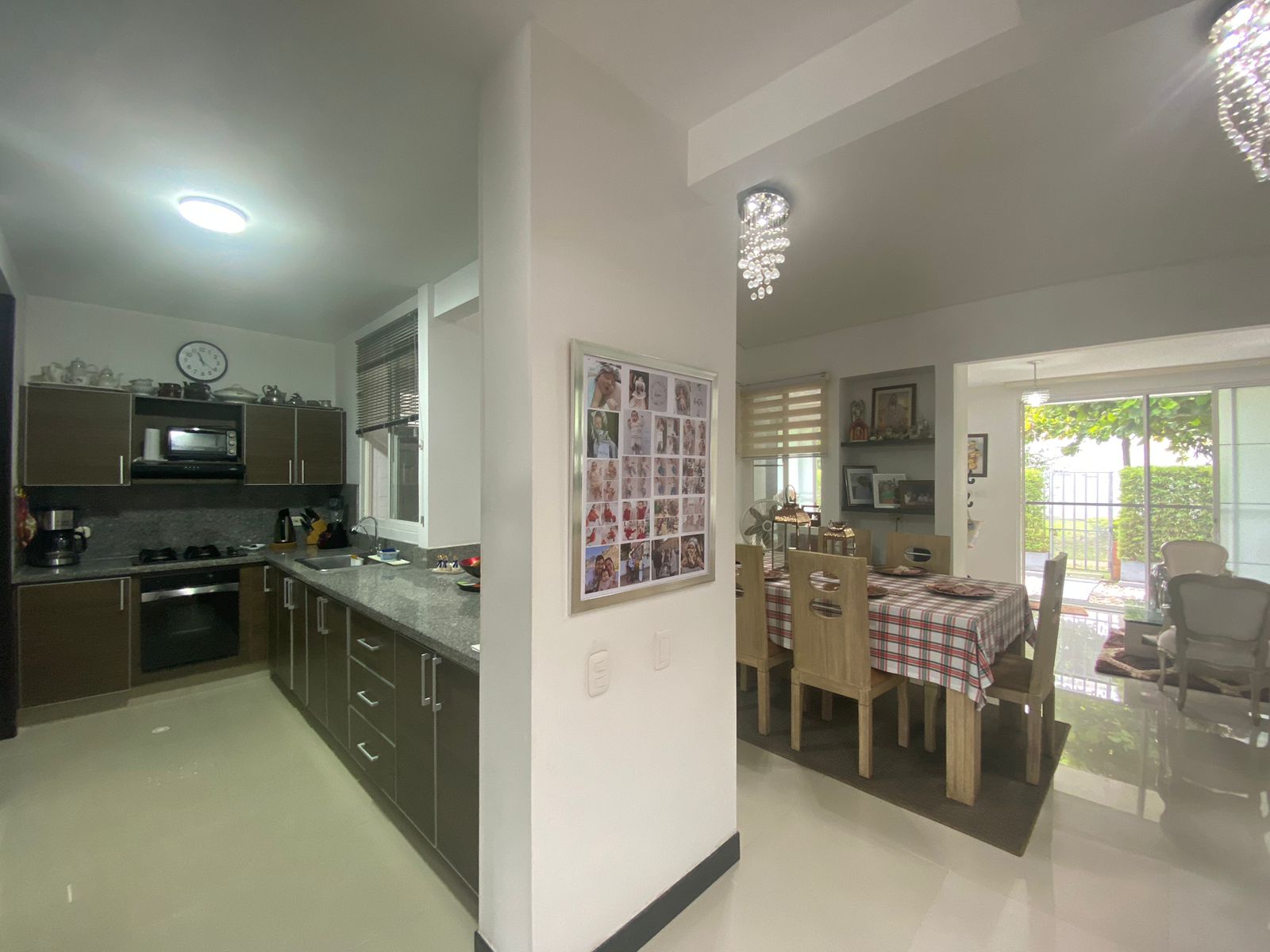 Casa de 3 alcobas en venta en El Castillo, Jamundí, 269 m² · foto 4 de 23