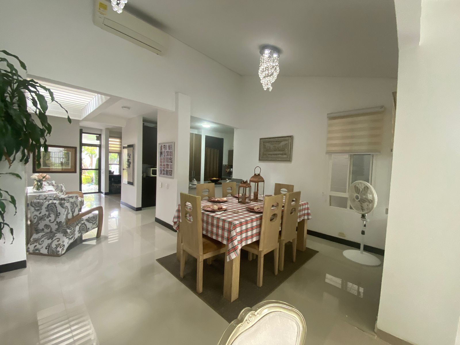 Casa de 3 alcobas en venta en El Castillo, Jamundí, 269 m² · foto 5 de 23